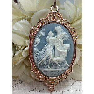 Aphrodite Renaissance Greek Goddess God Chariot Horse Cameo Necklace Pendant Vin